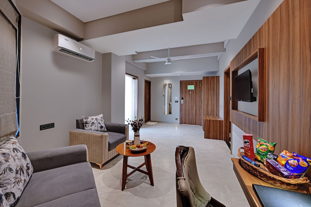 Presidential Room, Multiple Bedrooms, City View, Executive Level photo 3