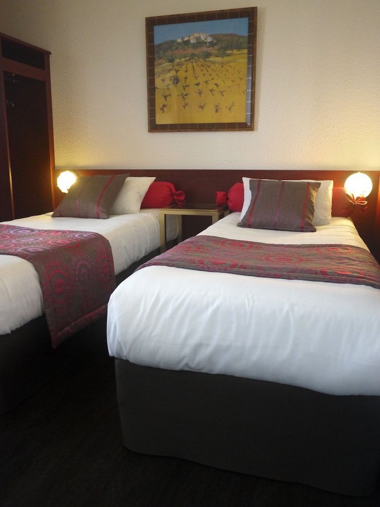 Standard Room, 2 Twin Beds - Photo 6