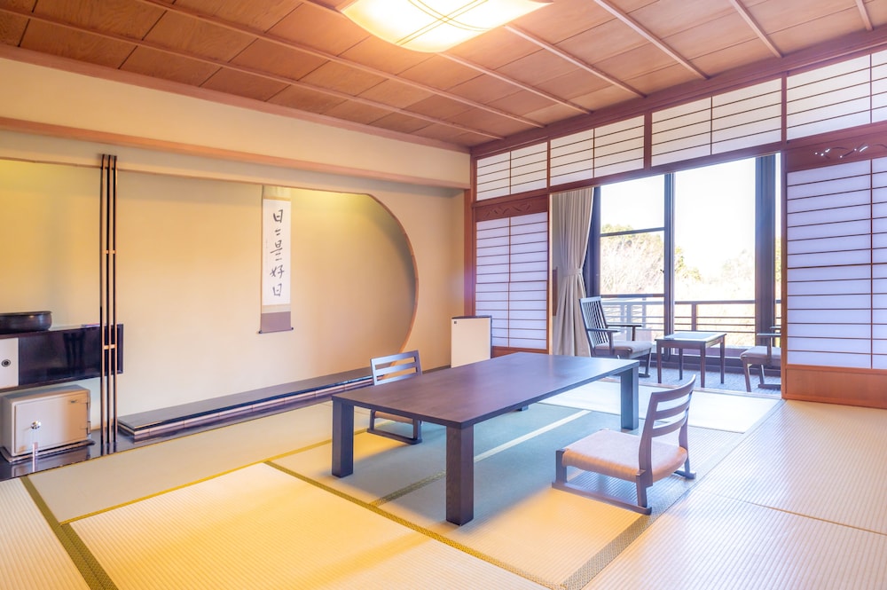 Deluxe Japanese Style Room - Meal Served In  The Room, Non-Smoking photo 3