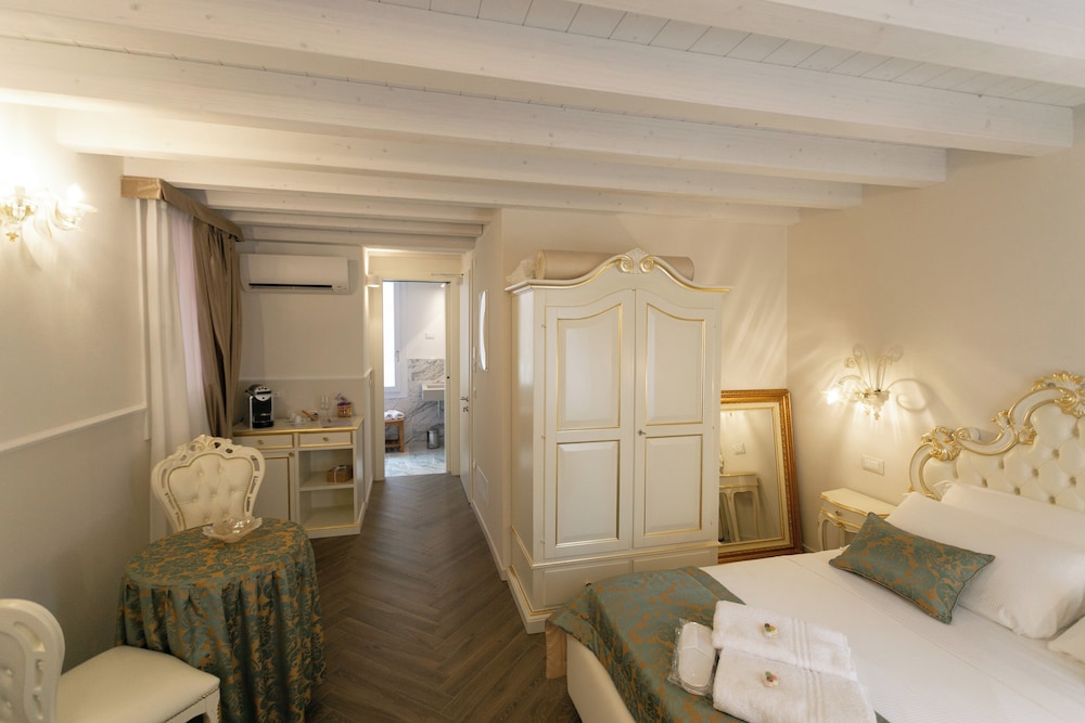 Comfort Room photo 1