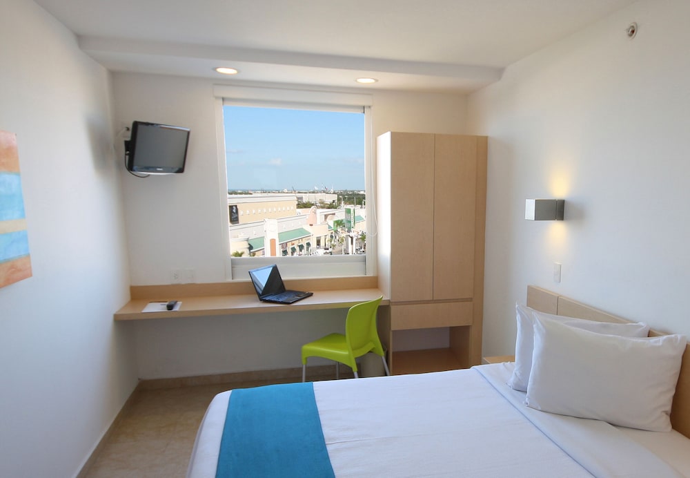 Standard Room, 1 Queen Bed photo 1