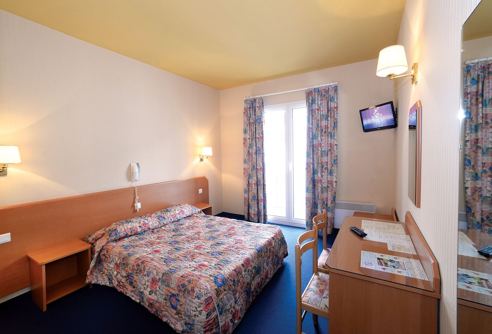 Standard Double or Twin Room - Photo 5