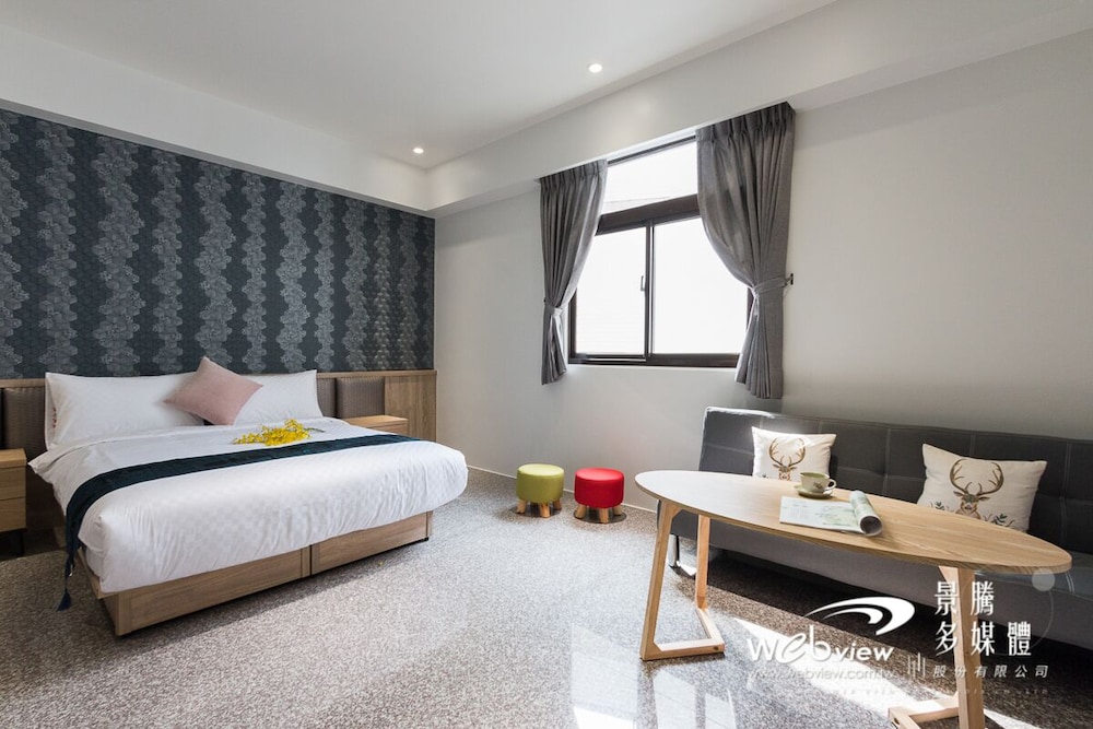 Deluxe Double Room (302)