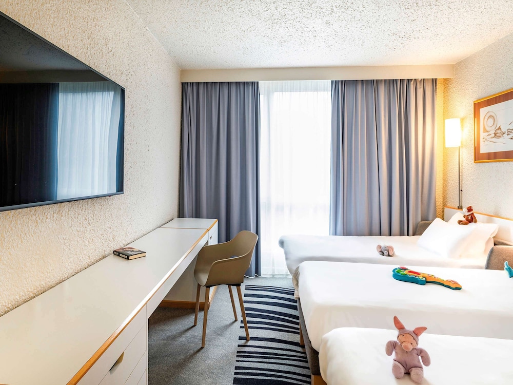Classic Room, Multiple Beds - Photo 6