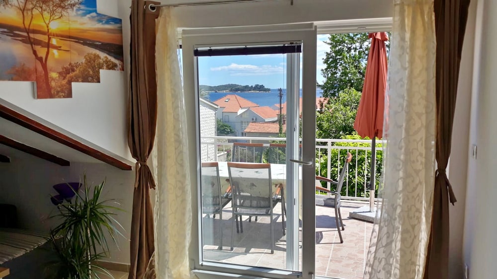 Apartment (Two Bedroom Apartment with Terrace an)