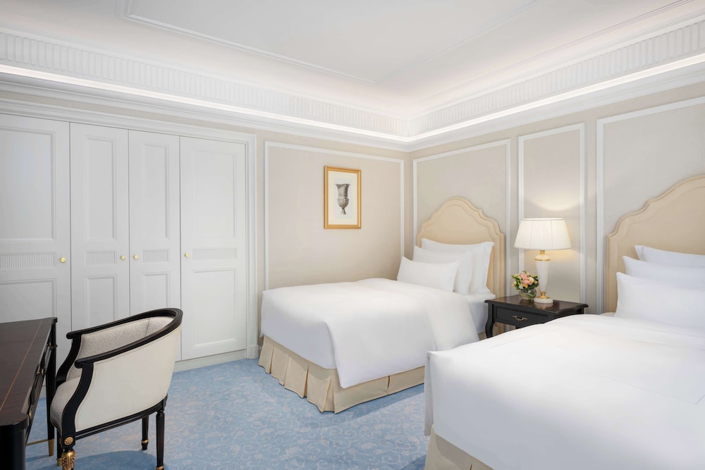 Suite, 3 Bedrooms (Residential) - Photo 1