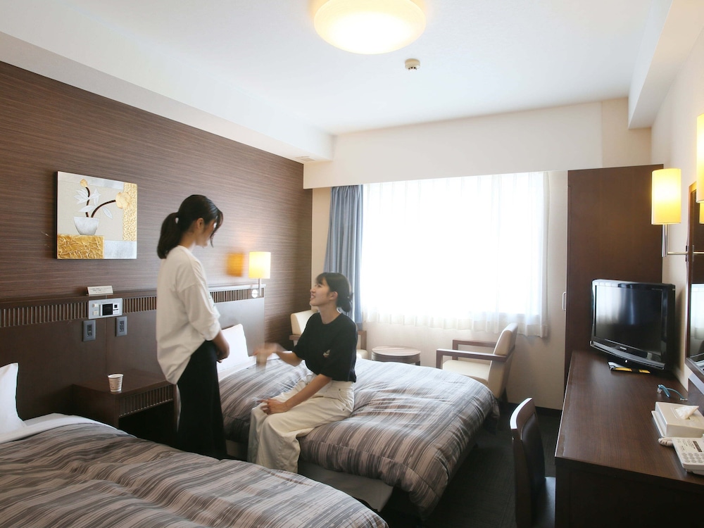 Superior Twin Room, Non Smoking - Photo 7