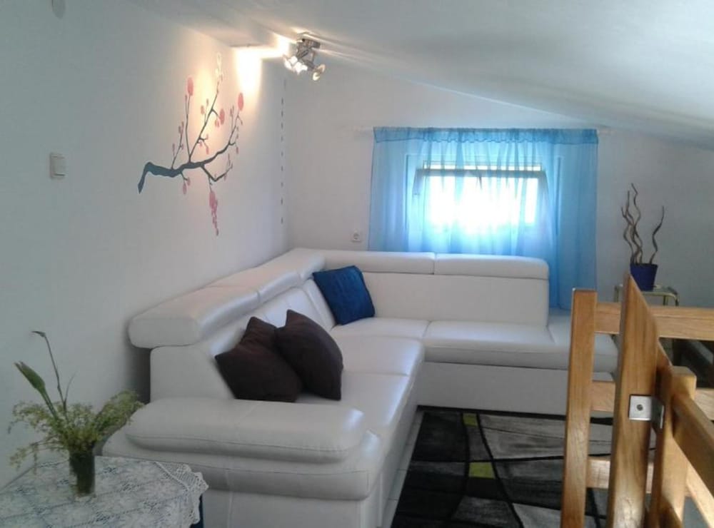 Apartment (One Bedroom Apartment Two-Story) photo 2