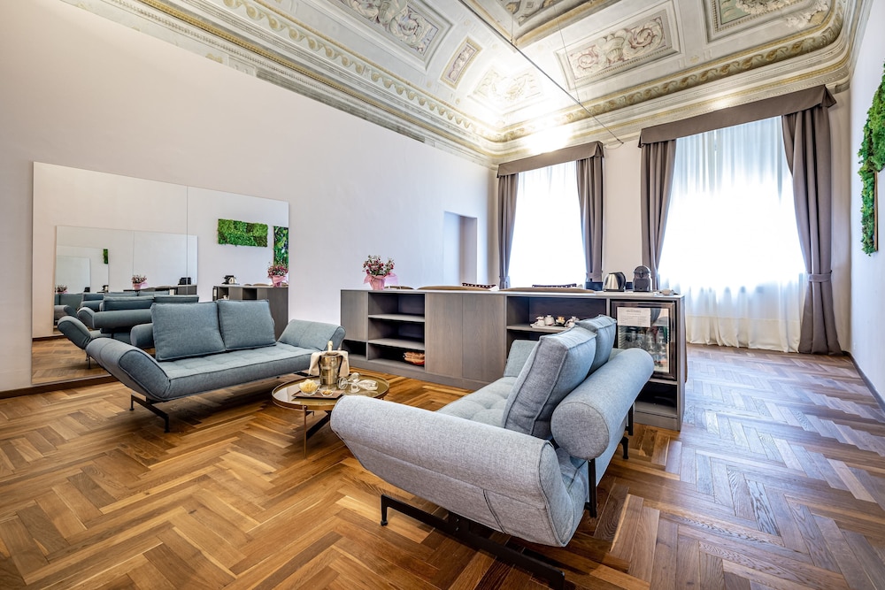 Royal Suite - Photo 5