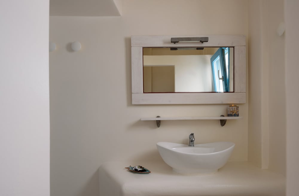 Comfort Suite with Caldera View - Photo 12