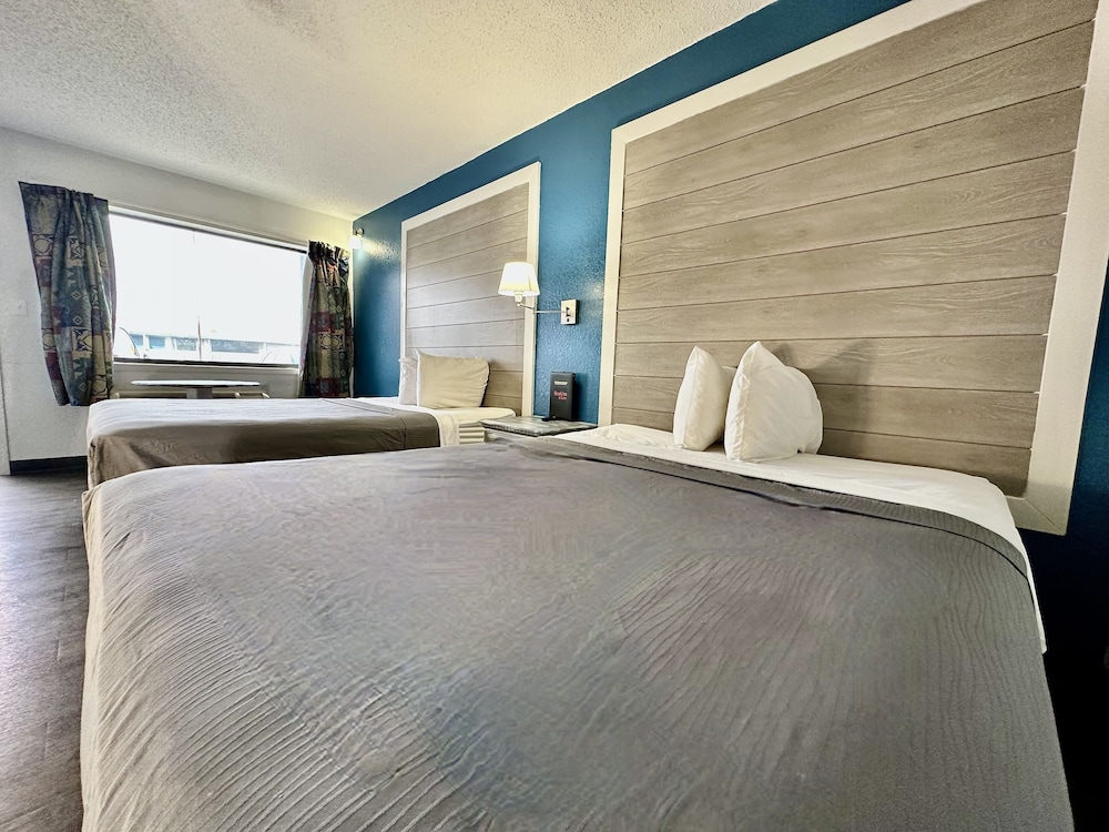 Traditional Room, 2 Double Beds, Non Smoking photo 3