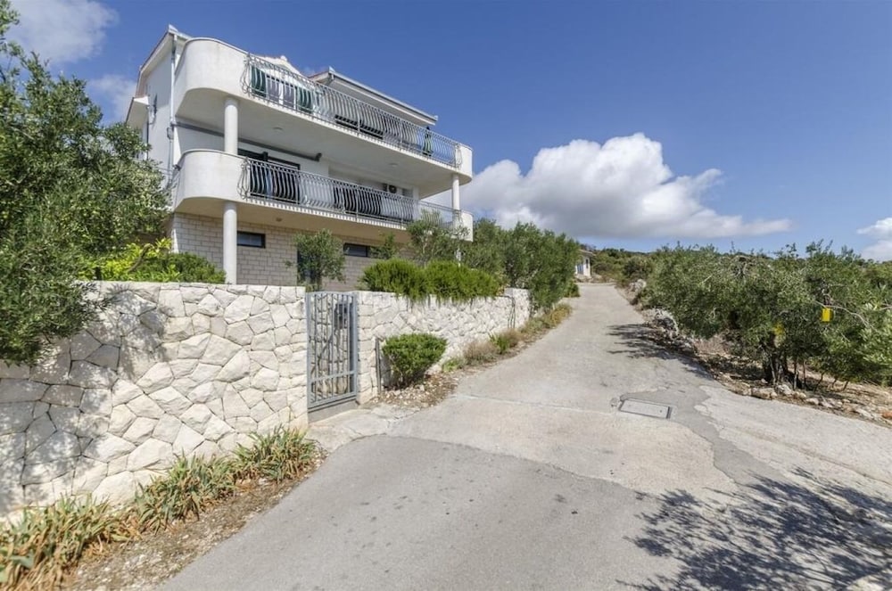 Apartment (Mil - 80m from the sea - A2(2+2))