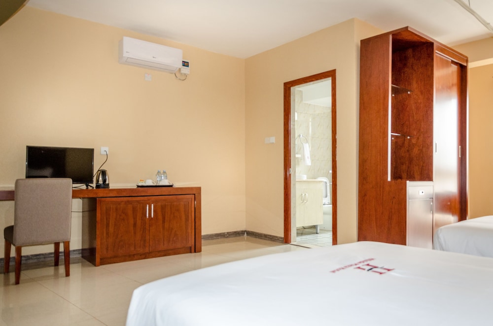 Deluxe Twin Room photo 2