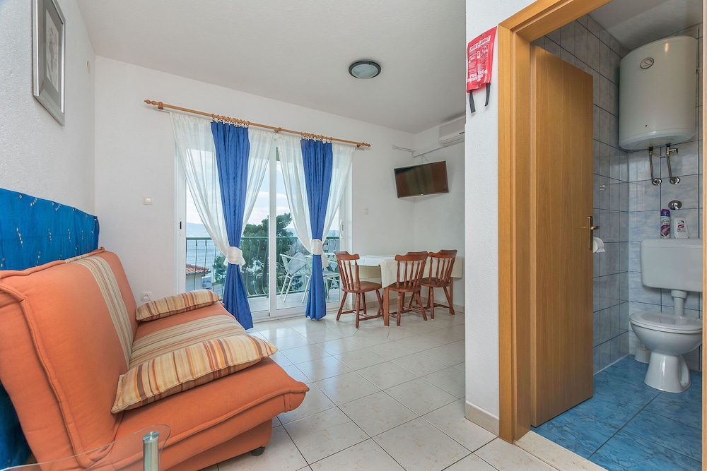 Apartment (A1) photo 2