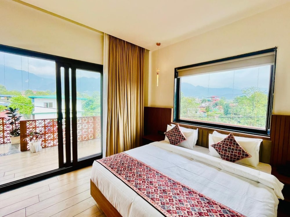 Mussoorie Majesty Room
