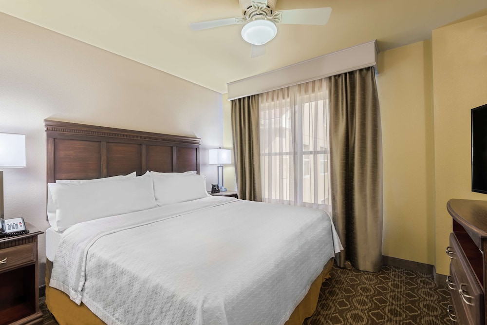 Suite, 1 King Bed, Accessible (Hearing) - Photo 1