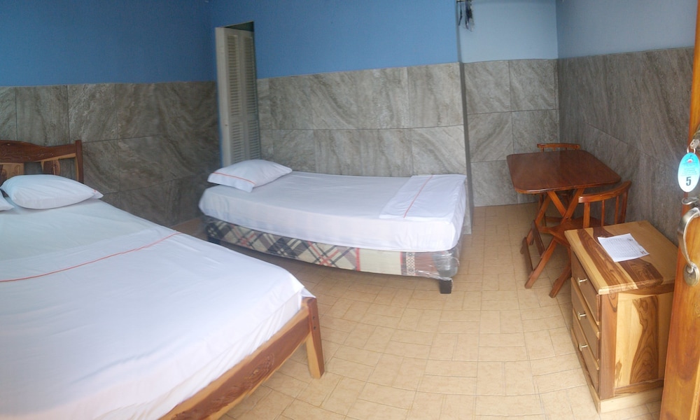 Standard Double Room Single Use, 1 King Bed, Smoking, Pool View photo 1