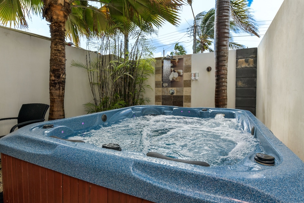 Pool Suite with Private Garden Hot Tub (1-51)