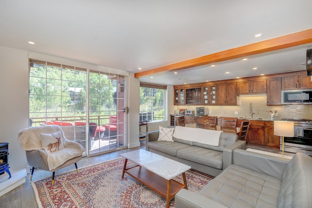 Condo, 3 Bedrooms