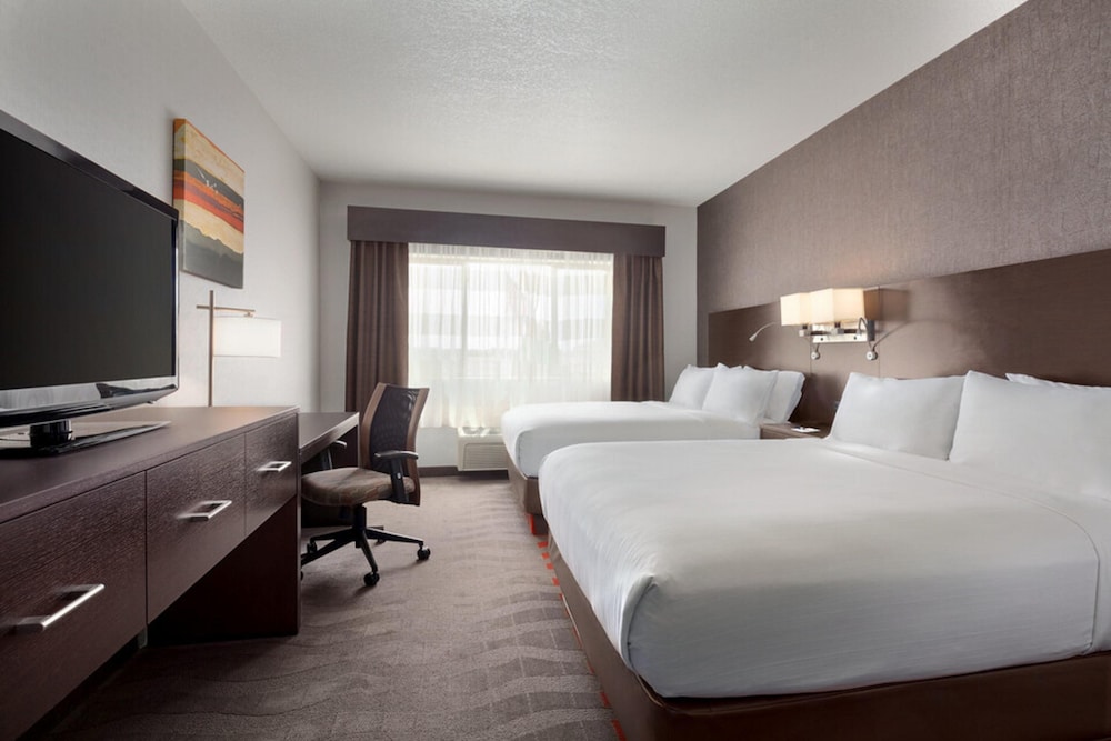 Suite, 2 Queen Beds, Sofa Bed - Dog Friendly photo 1