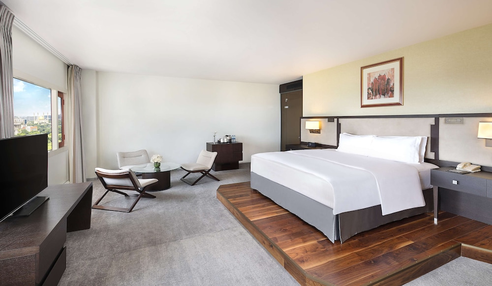 Executive Suite, 1 King Bed (Royal) - Photo 5