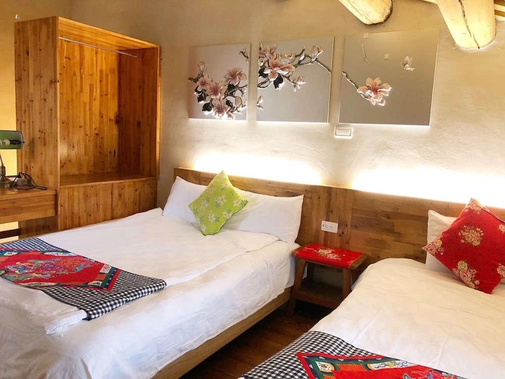 Deluxe Room (407)