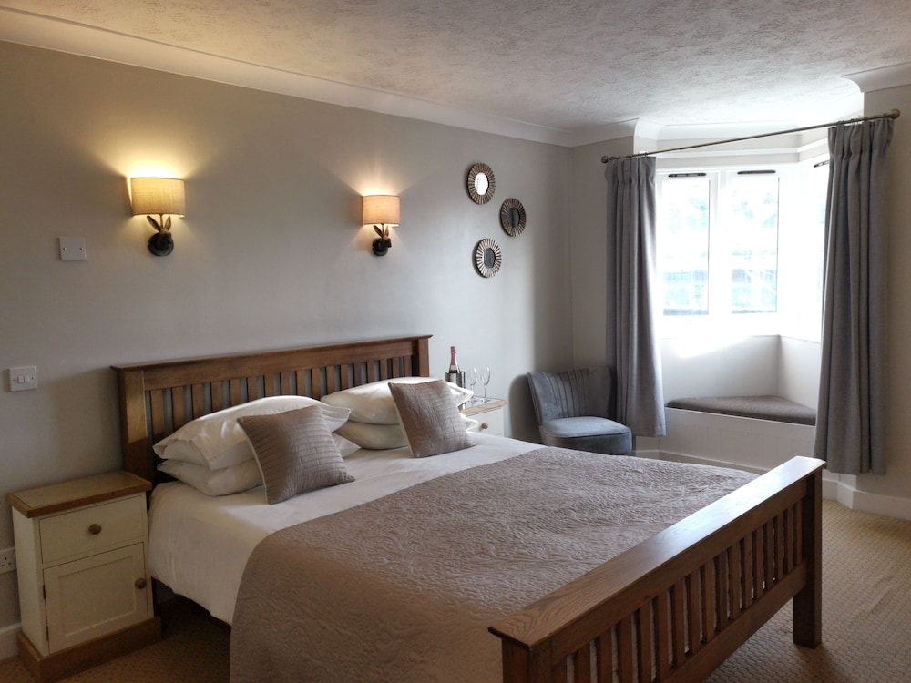 Superior Double Room, Accessible, Ensuite - Photo 2