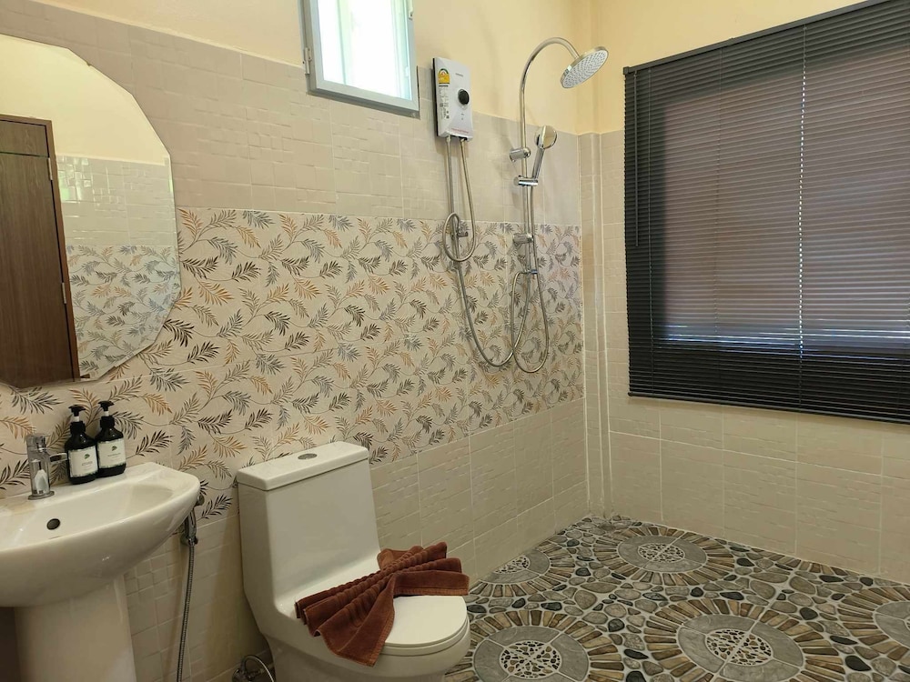 Deluxe Twin Room, 2 Twin Beds, Non Smoking, Sea View - Photo 4