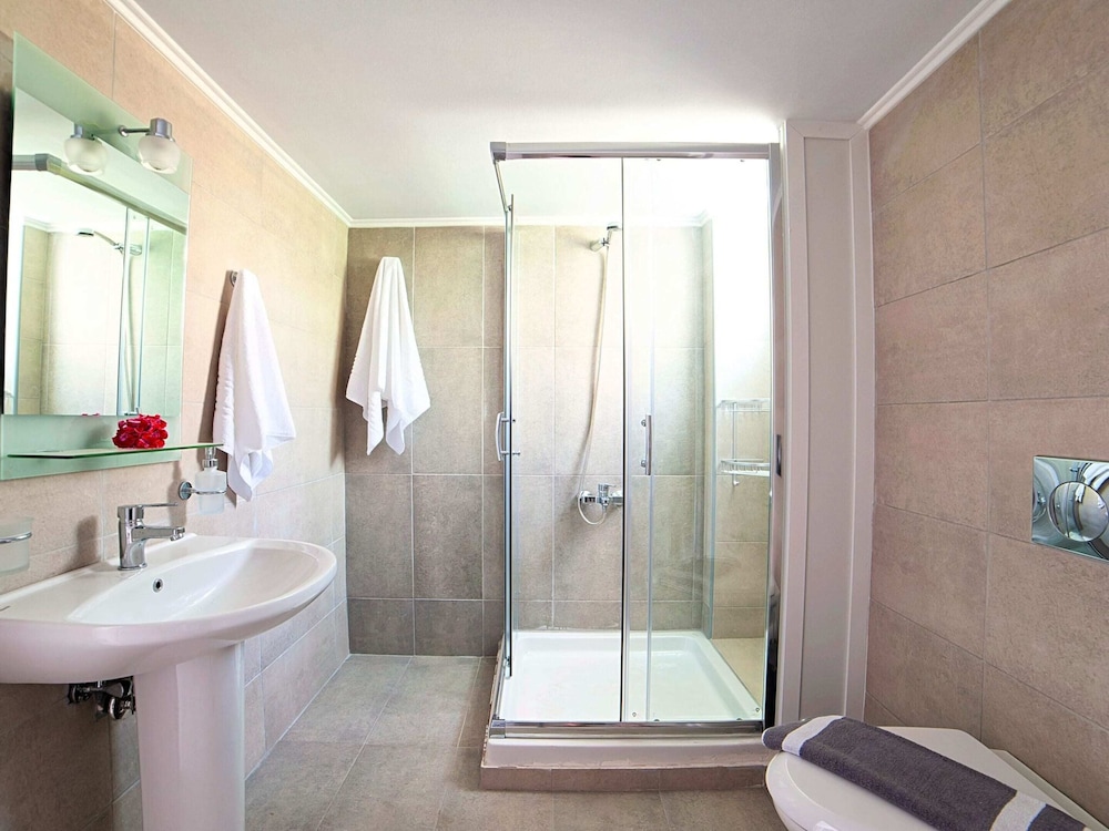 Villa photo 3