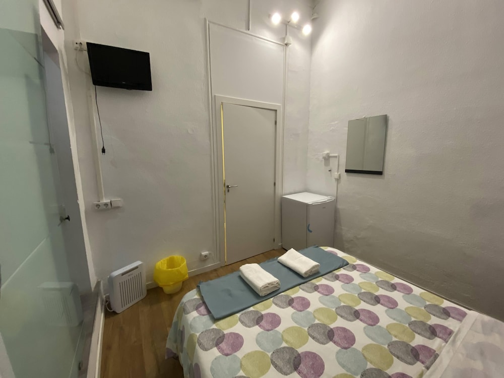 Interior double room with private bathroom photo 3