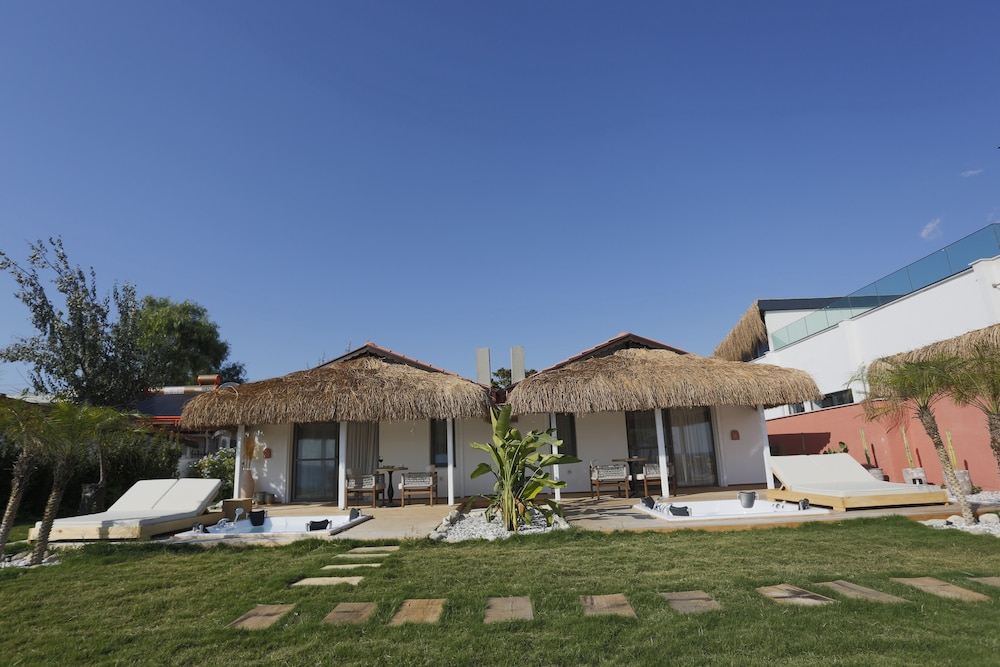Deluxe Villa, Sea View photo 2