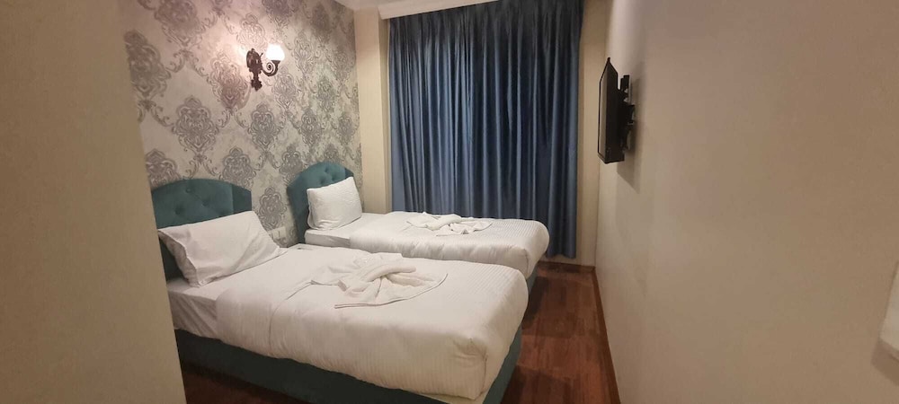 Standard Twin Room, Non Smoking, City View photo 3