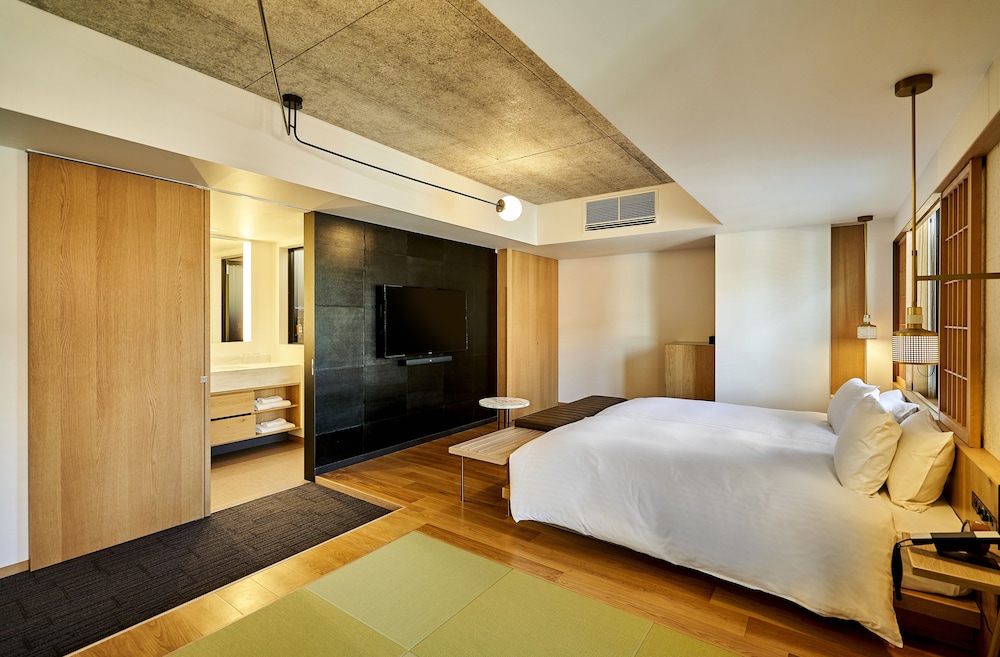 Premium Twin Room, Non Smoking - Photo 10