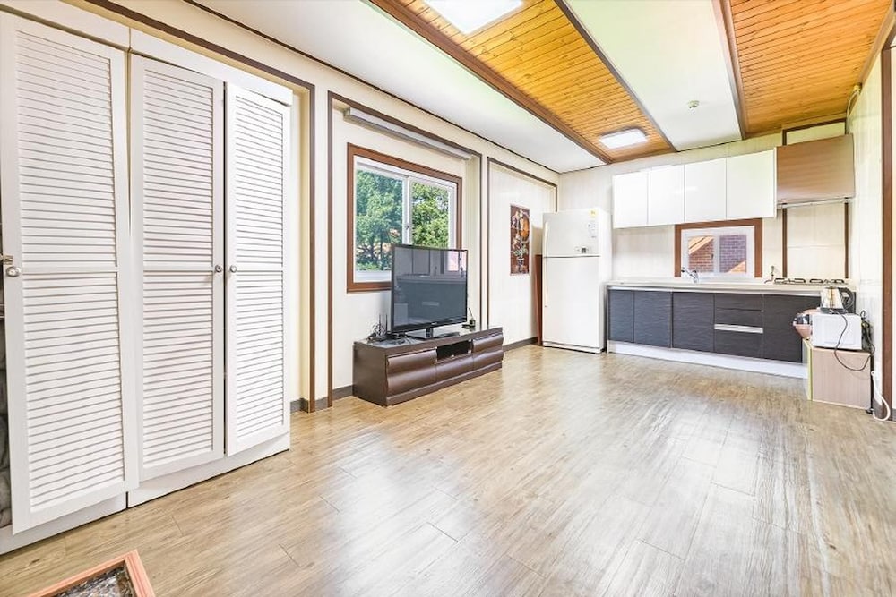Basic Room, 1 Bedroom (C 201) - Photo 2