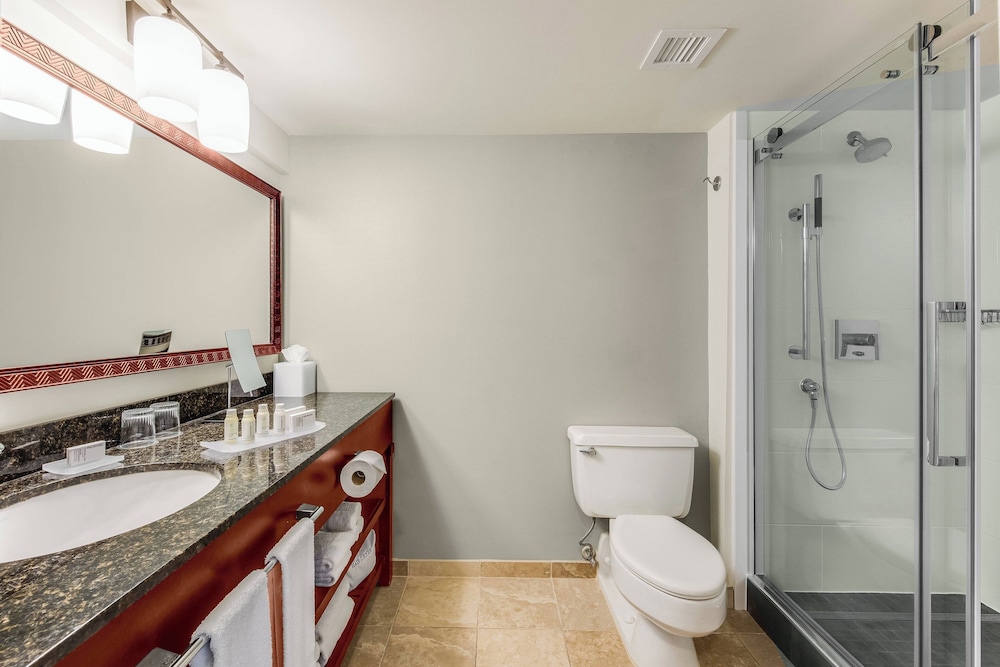 Suite, 1 Bedroom, Balcony, Oceanfront - Photo 7