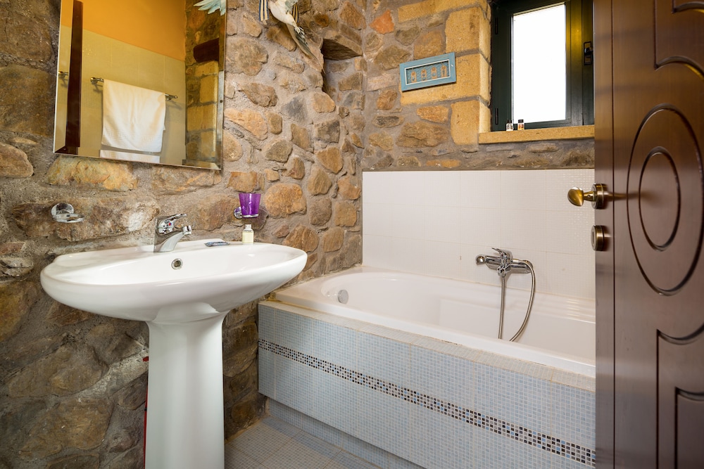 Family Villa, 4 Bedrooms, Sea View (Kimothoe) photo 3