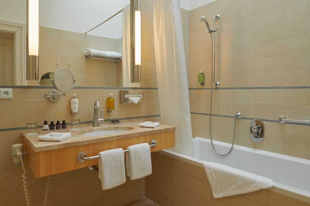 Skyloft Junior Suite thumbnail 6