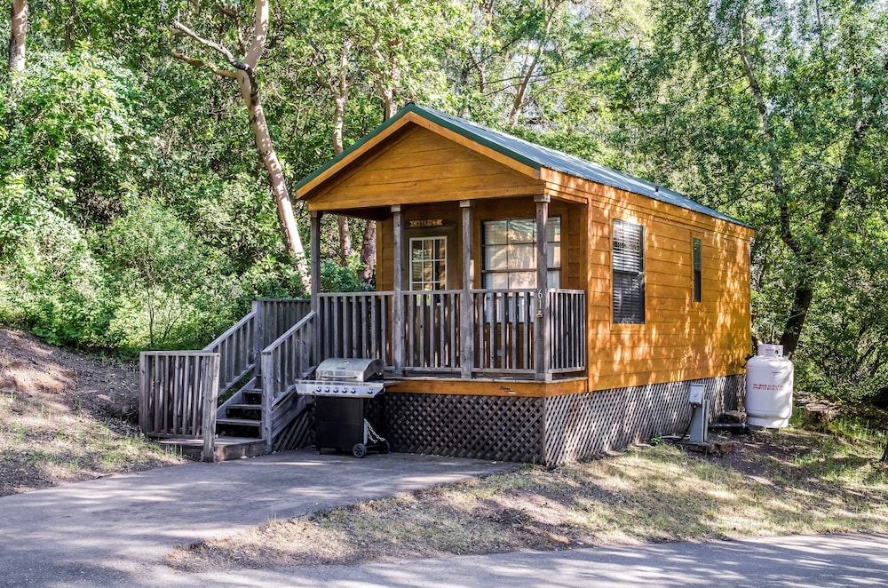 Cabin, Kitchenette (NO Pets) photo 2