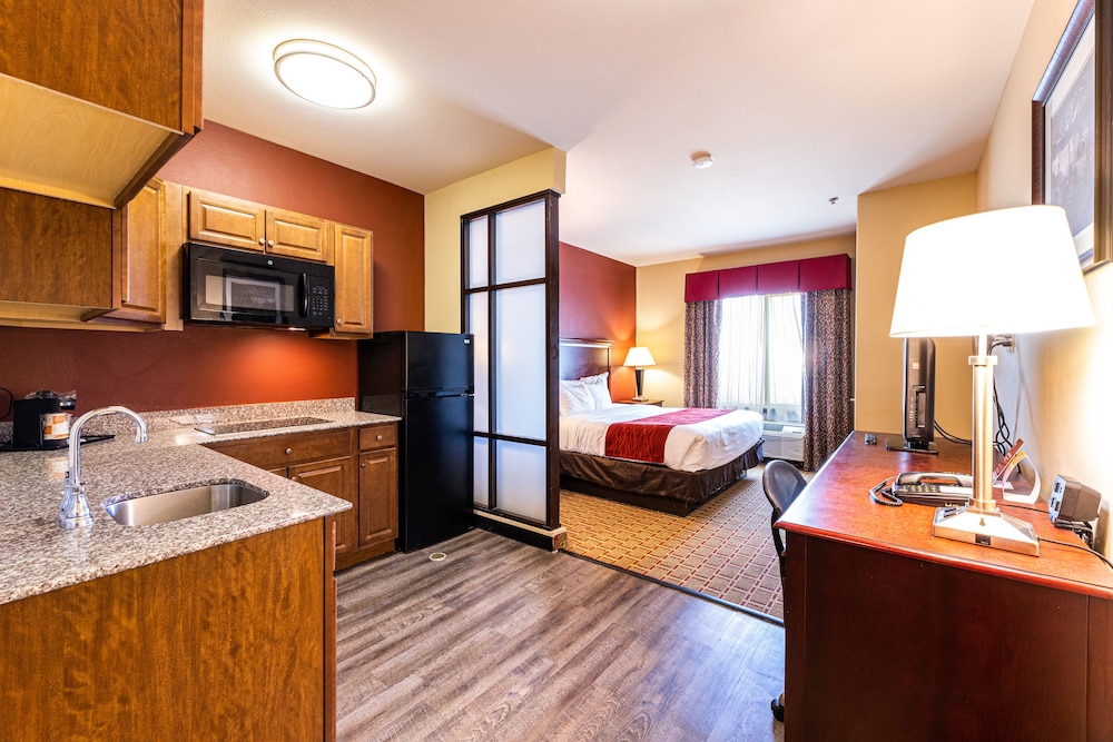 Suite, 1 King Bed, Accessible, Kitchenette (City/Lake Views) photo 1