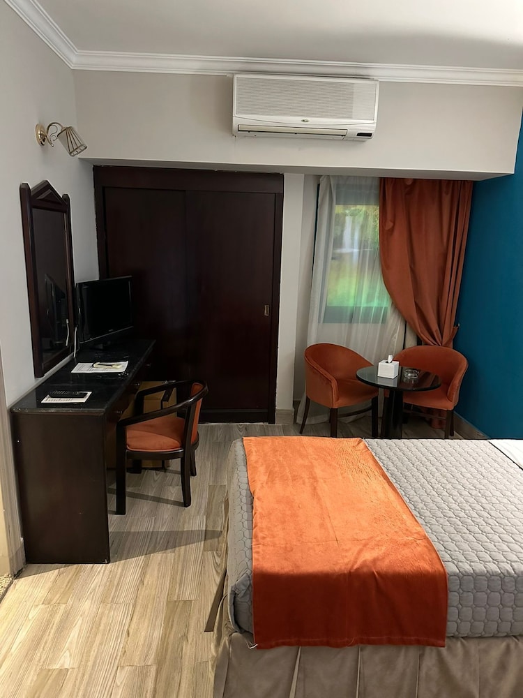 Double Room for Egyptian only - Photo 2