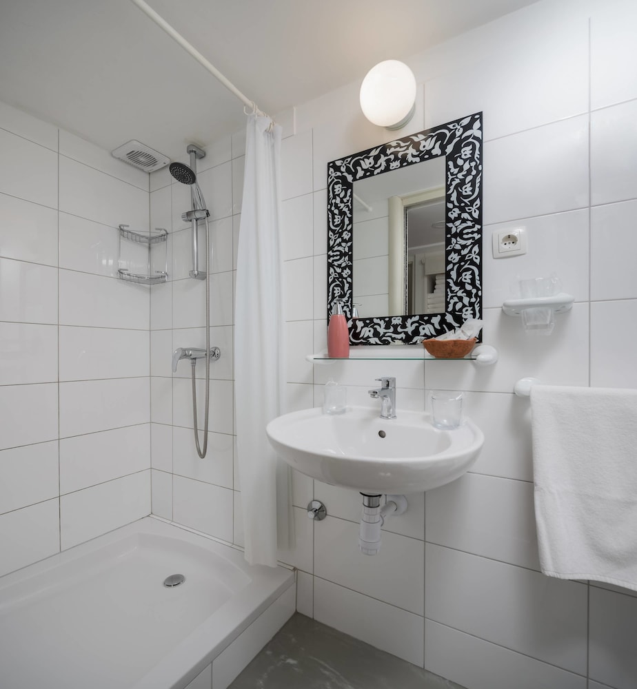 Double Room, Balcony, City View photo 2