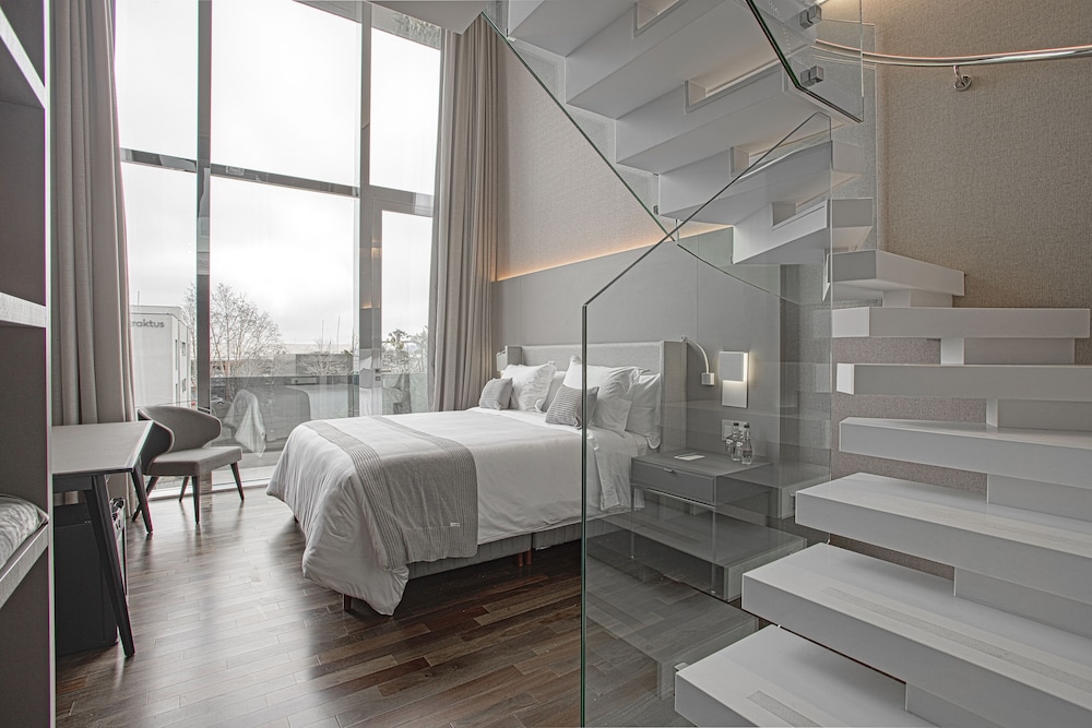 Deluxe Studio Suite - Photo 1