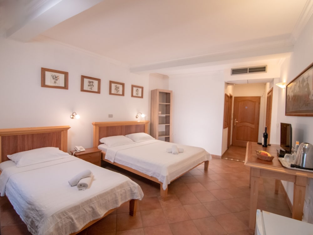 Superior Triple Room, Partial Sea View