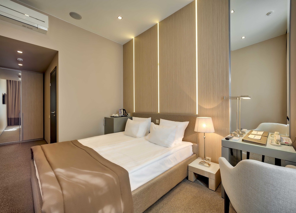 Standard Double Room photo 3