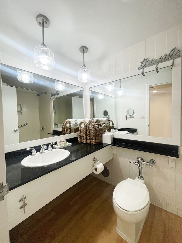 Standard Room, 2 Queen Beds, Oceanfront - Photo 6