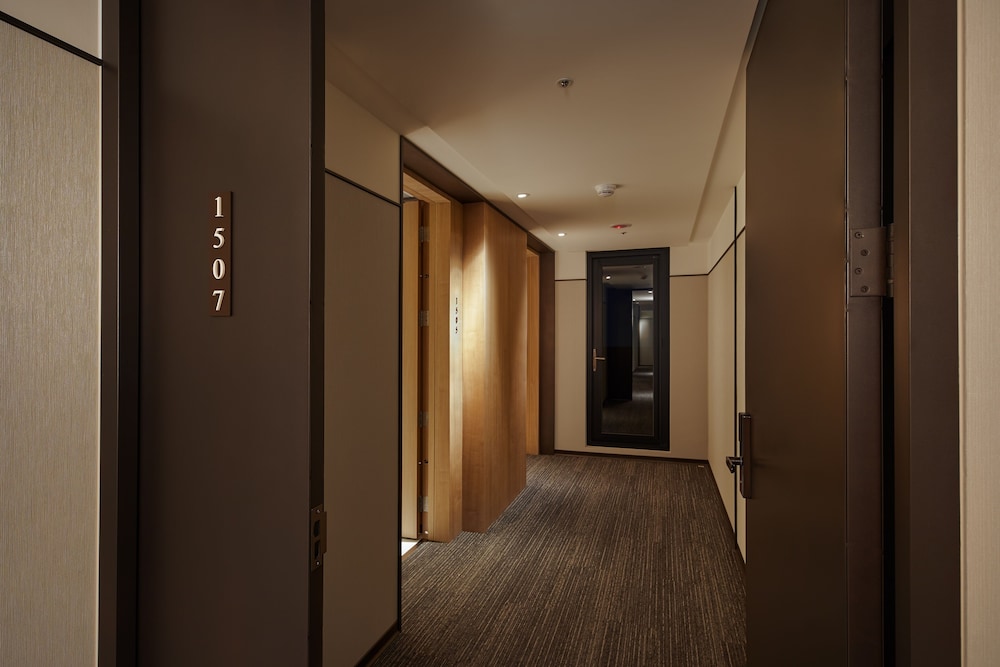Connecting Room (Consists of 2 Deluxe Twin)