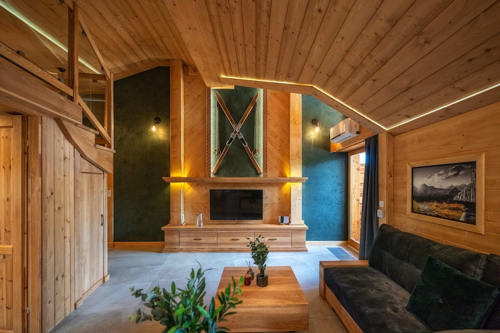Executive Apartment (206 with SPA, Pool access)