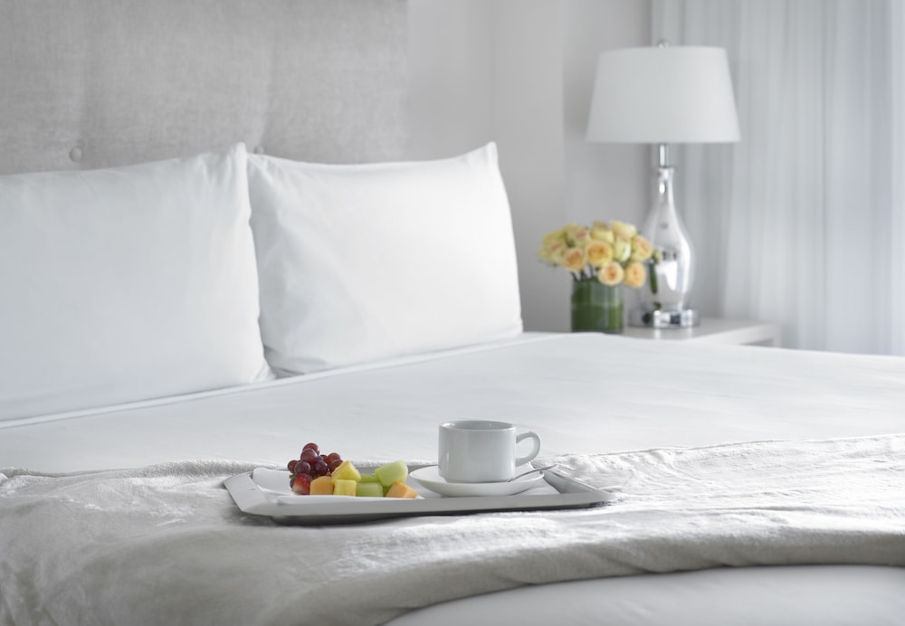 Suite, 1 King Bed with Sofa bed (Bay Front)