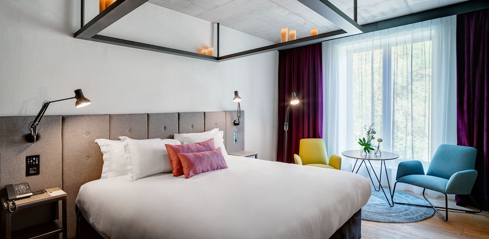 Classic Room, 1 Queen Bed - Photo 2
