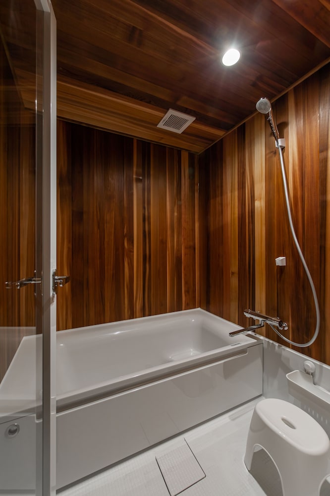 Family Quadruple Room, Non Smoking, Sauna - Photo 3